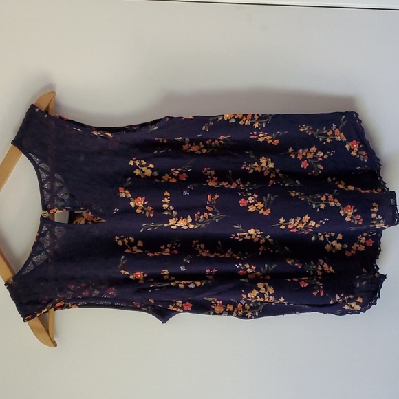 Mason & Bell Tempesta lace detail tank I'm blue with floral design. Size XXL. - Picture 2 of 2